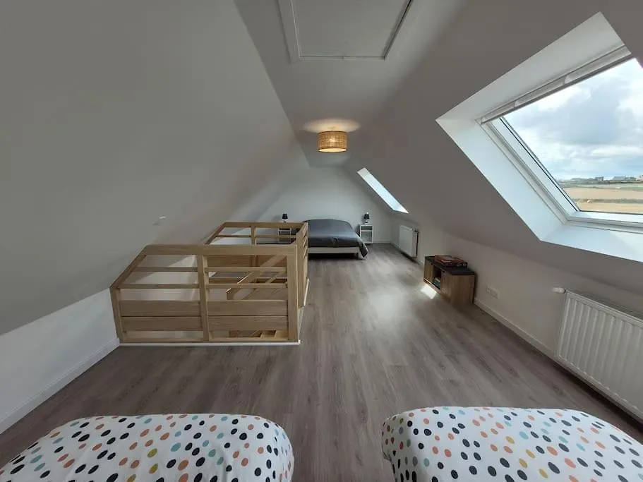Holiday home Maison Familiale Proche Plages Avec Jacuzzi Treflez