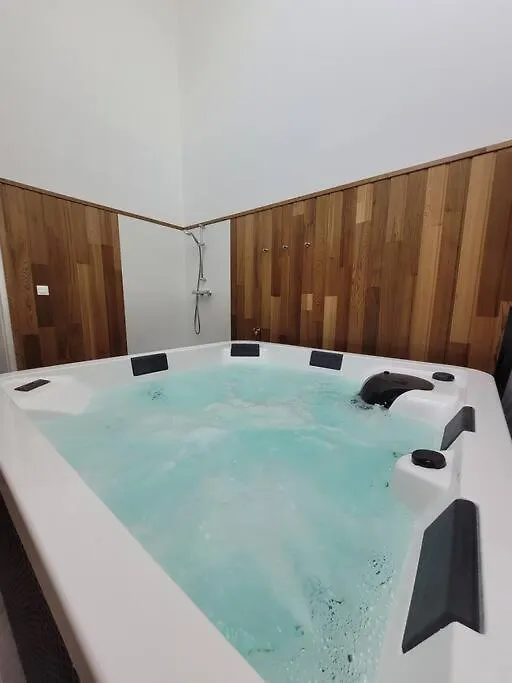Maison Familiale Proche Plages Avec Jacuzzi Treflez Holiday home